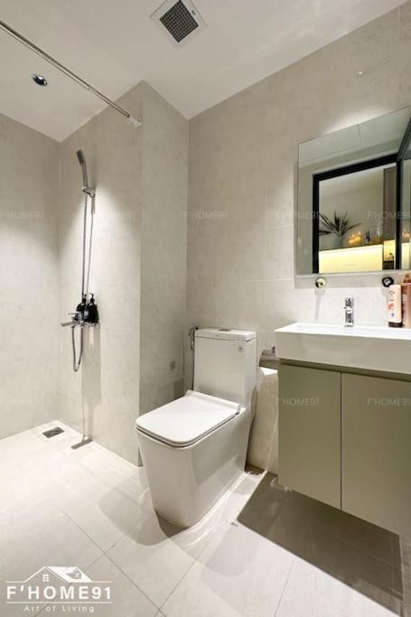 Modern, Cozy Near Bui Vien Walking St-soho TP. Hồ Chí Minh